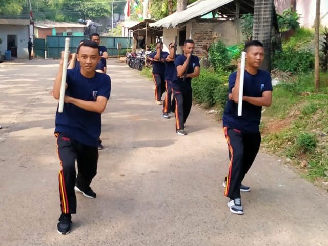 Pelatihan ketangkasan dalam menjaga keamanan