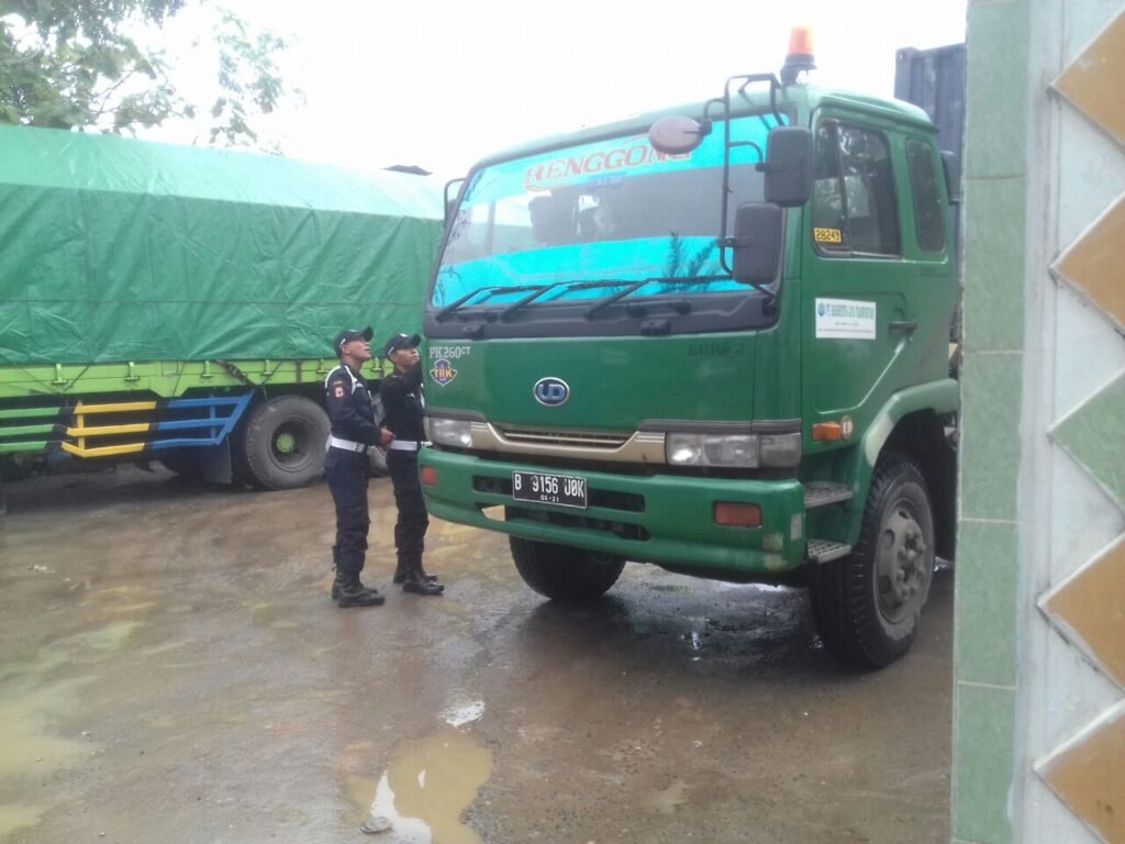 Penjagaan keamanan akses keluar-masuk