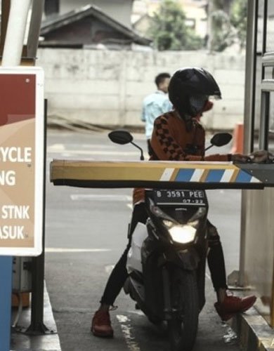manajemen parkir masuk
